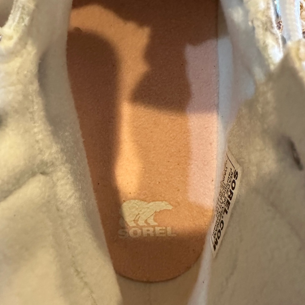 Merrell Cream Winter & Rain Boots - Picture 9 of 9